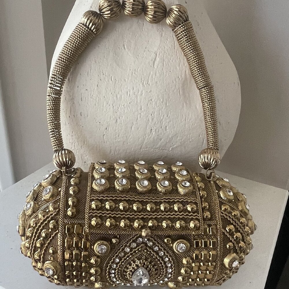Clutch – Sparkle & Shine for Every Occasion